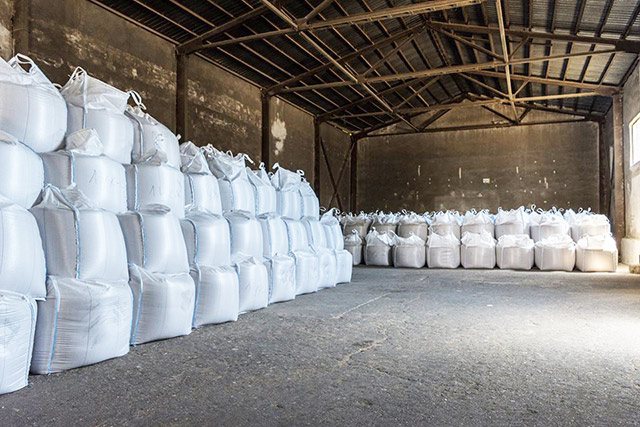 Складиране на 4 пунктови биг бегс на няколко нива