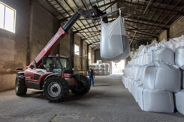 big bag with 4 lifting lugs in warehause